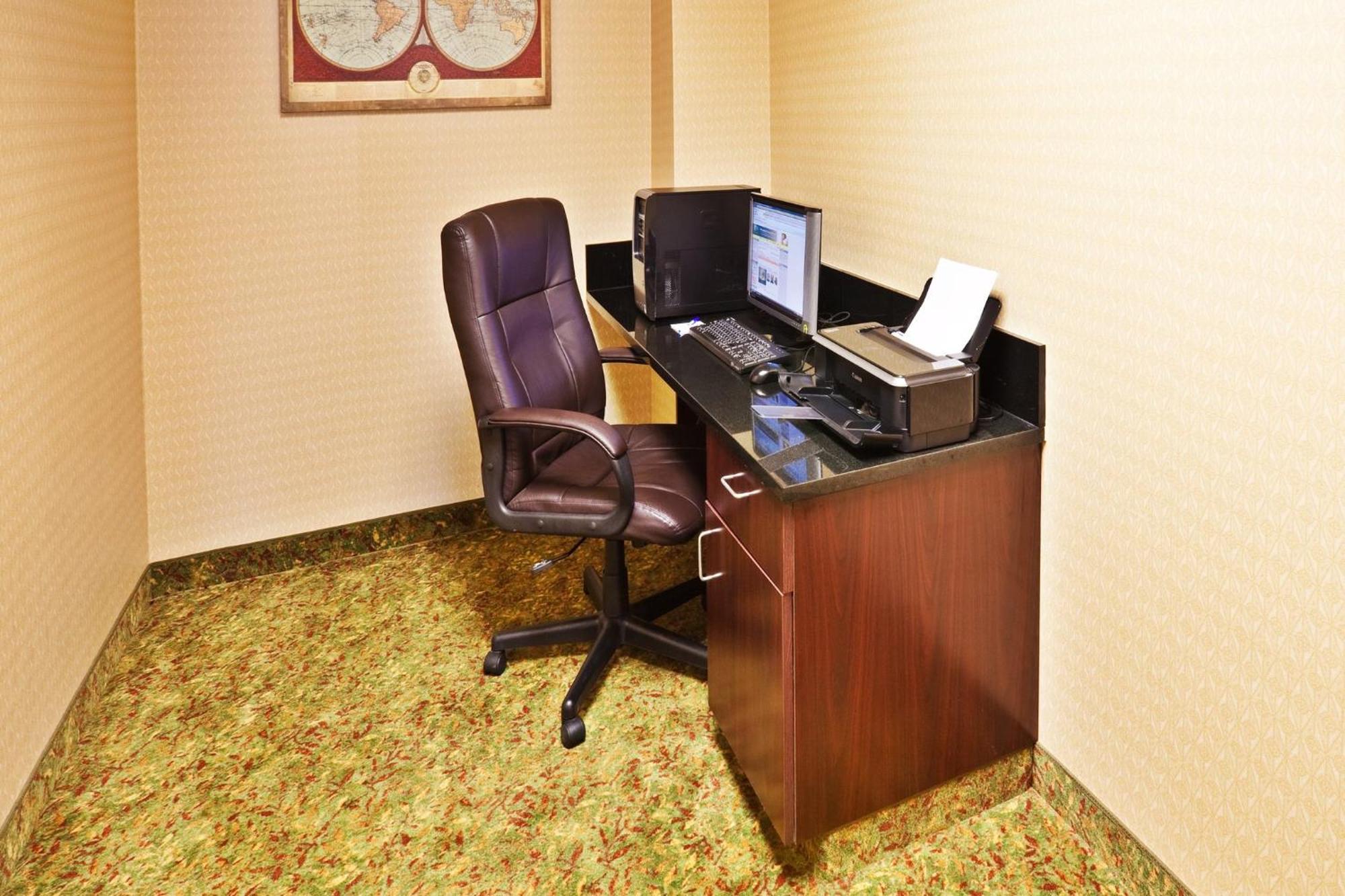 Holiday Inn Express & Suites Perry By Ihg Zewnętrze zdjęcie